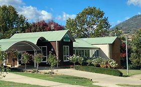 Tumbarumba Motel & Elms Restaurant